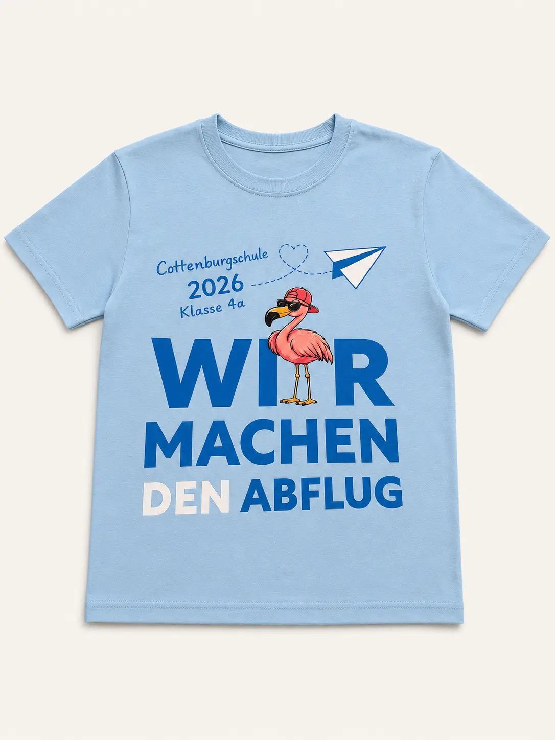 Professionell präsentiertes hellblaues Abschluss-Shirt der Cottenburgschule 2026